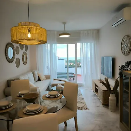 Apartment Panoramic View At Island