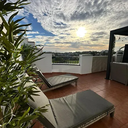 Apartment Panoramic View At Island